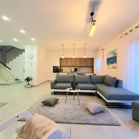 Holidays To Remember-sea Lovers Villa *