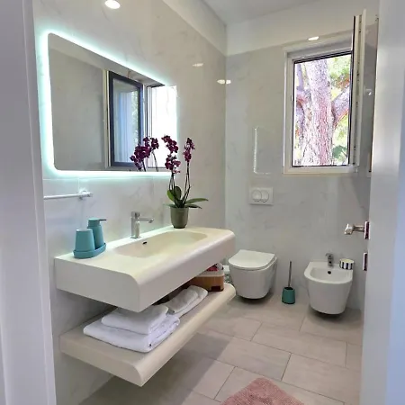 Holidays To Remember-sea Lovers Villa Plazhi San Pietro